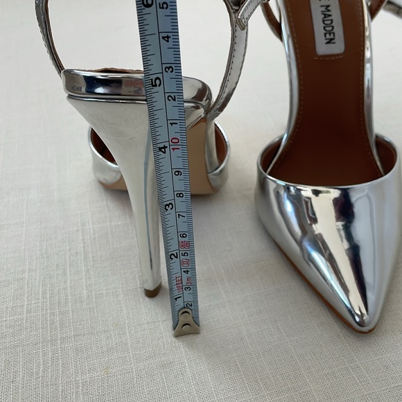 Steve Madden Pizzel Silver Pointy Toe Heels - Picture 8 of 8